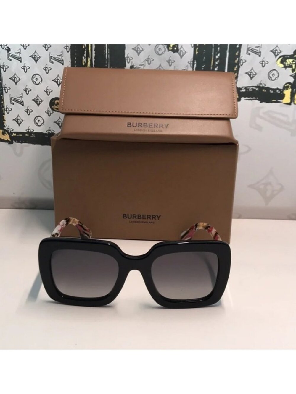 NEW AUTHENTIC Black Square Sunglasses BE4284 3809 - Picture 4 of 10